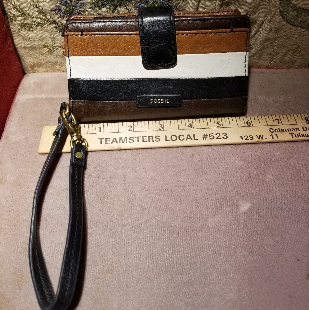 Fossil Wallet Wristlet With Wrist Handle - image 5